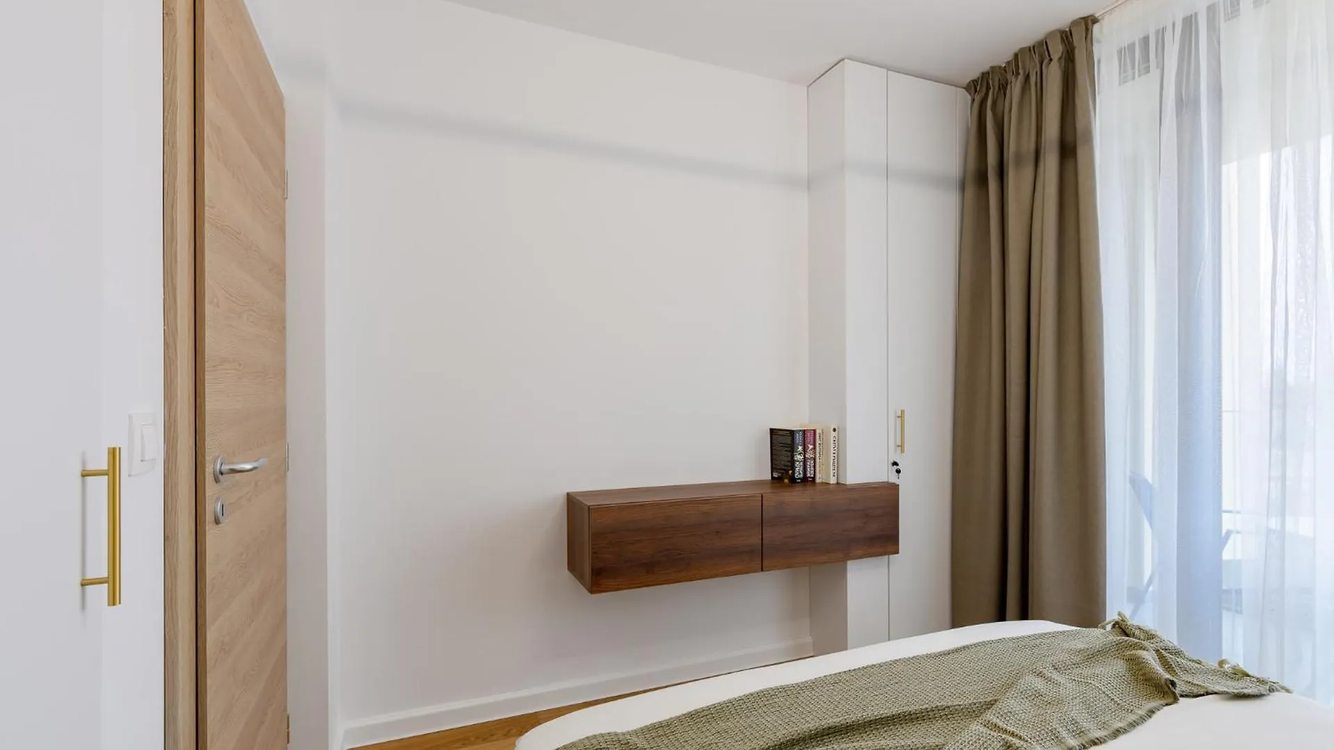 1Bd Modern Serenity In Azur Delux Complex By Flat Mаnаger Saints Constantine and Helena Apartment